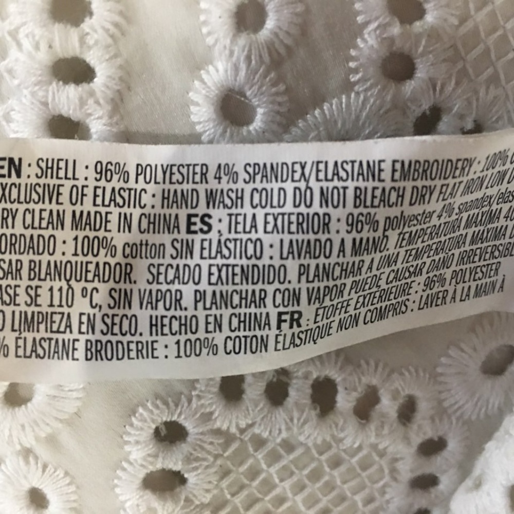 3/$ 15 White Eyelet Off Shoulder Top Forever 21 - Picture 3 of 5